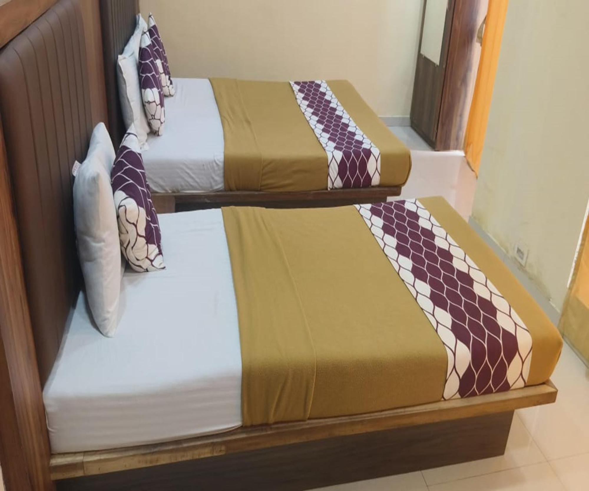 Hotel Om Sai Navi Mumbai Exteriör bild